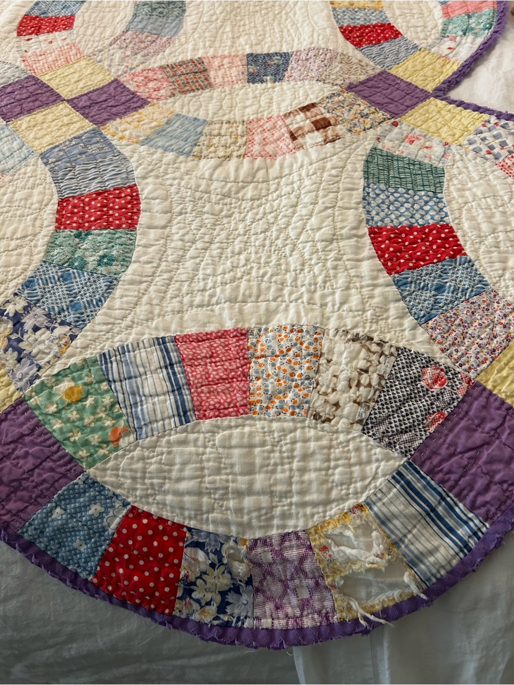 Vintage Double Wedding Ring Quilt - Cream Background with Multicolor Rings - Picture 12 of 16